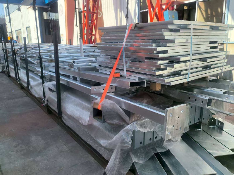 Steel Staircases perveniant in Cyman Islands: Novum Architecturae elementum incipit eius trans-Pacific iter