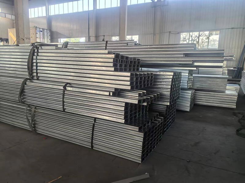 Galvanizing Completed for Steel Structure Processing on Reunion Island, Promptus pro Loading
